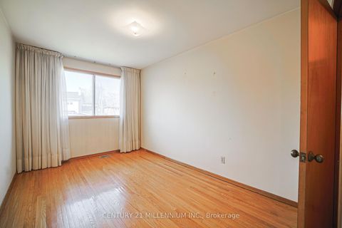 Photo 11 at 42 Dellbrook Crescent, Humber Summit, Toronto