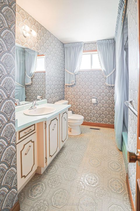 Photo 14 at 42 Dellbrook Crescent, Humber Summit, Toronto