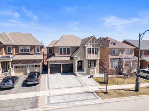 Photo 1 at 433 Mavrinac Boulevard, Bayview Northeast, Aurora