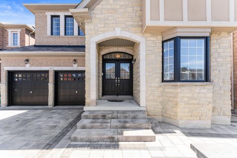 Photo 5 at 433 Mavrinac Boulevard, Bayview Northeast, Aurora