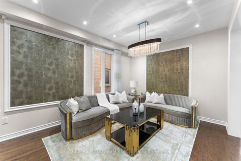 Photo 9 at 433 Mavrinac Boulevard, Bayview Northeast, Aurora