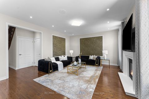 Photo 13 at 433 Mavrinac Boulevard, Bayview Northeast, Aurora