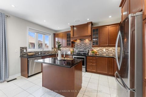 Photo 18 at 433 Mavrinac Boulevard, Bayview Northeast, Aurora