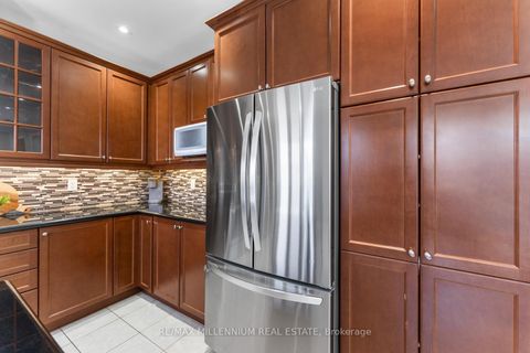 Photo 23 at 433 Mavrinac Boulevard, Bayview Northeast, Aurora