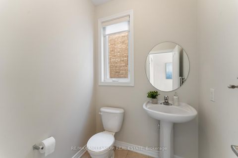 Photo 24 at 433 Mavrinac Boulevard, Bayview Northeast, Aurora