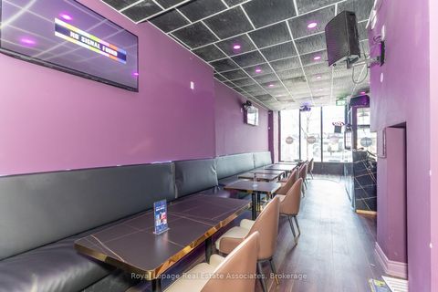 Photo 5 at 642 Bloor Street W, Annex, Toronto