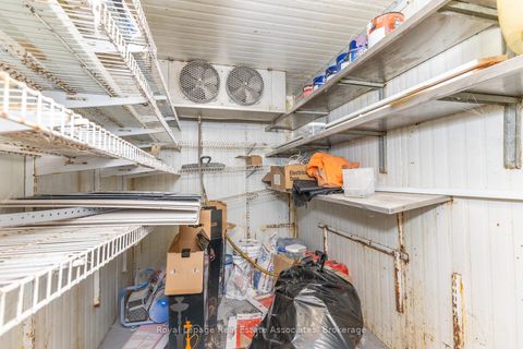 Photo 13 at 642 Bloor Street W, Annex, Toronto