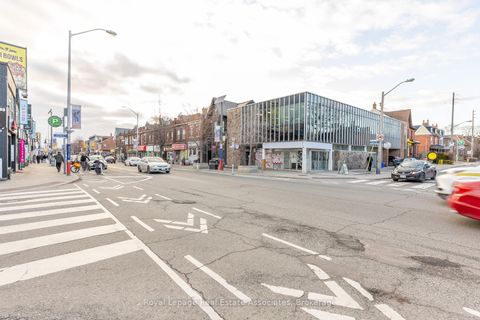 Photo 17 at 642 Bloor Street W, Annex, Toronto