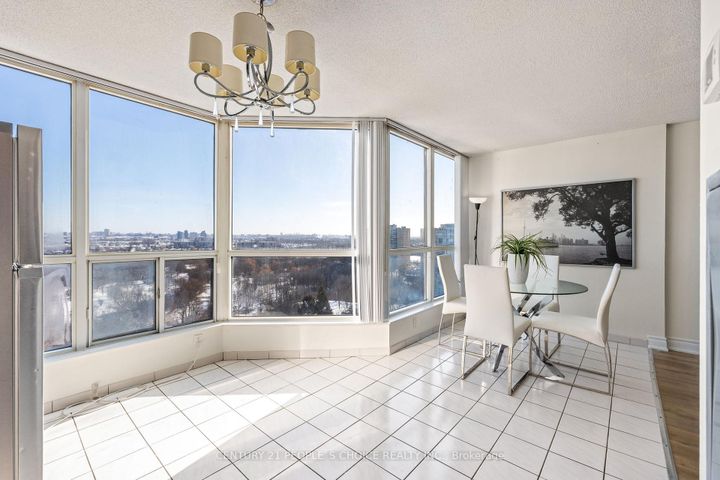 Photo 10 at 1605 - 3 Rowntree Road, Jamestown, Toronto