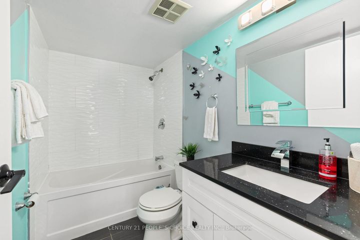 Photo 15 at 1605 - 3 Rowntree Road, Jamestown, Toronto