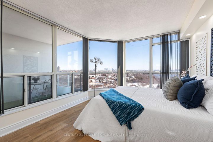 Photo 16 at 1605 - 3 Rowntree Road, Jamestown, Toronto