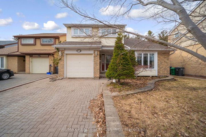 Photo 2 at 96 Royal Palm Drive, Heart Lake East, Brampton