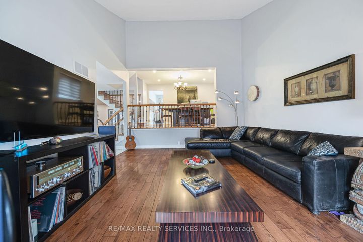 Photo 7 at 96 Royal Palm Drive, Heart Lake East, Brampton