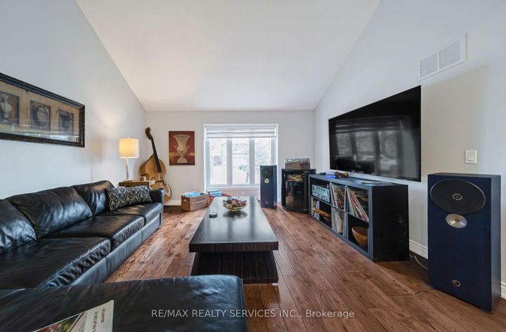 Photo 8 at 96 Royal Palm Drive, Heart Lake East, Brampton