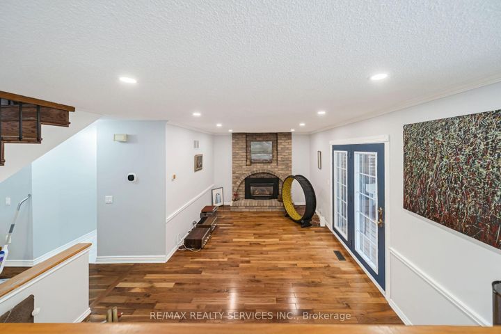 Photo 10 at 96 Royal Palm Drive, Heart Lake East, Brampton