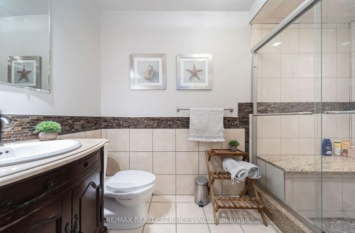 Photo 23 at 96 Royal Palm Drive, Heart Lake East, Brampton