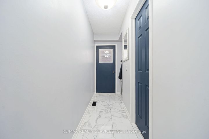 Photo 32 at 96 Royal Palm Drive, Heart Lake East, Brampton