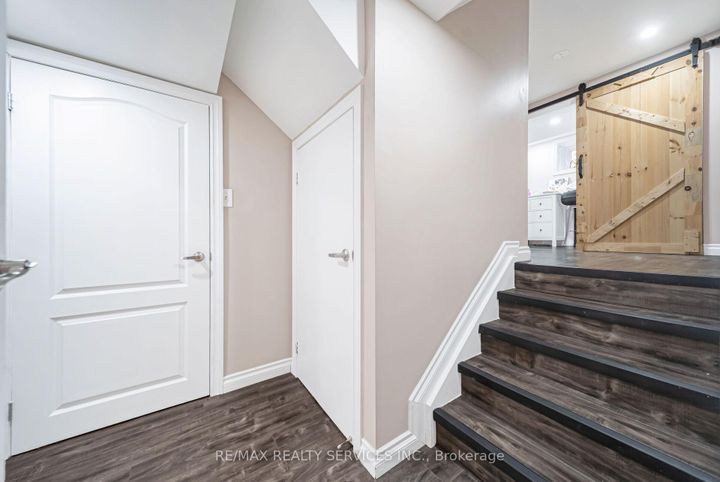 Photo 33 at 96 Royal Palm Drive, Heart Lake East, Brampton