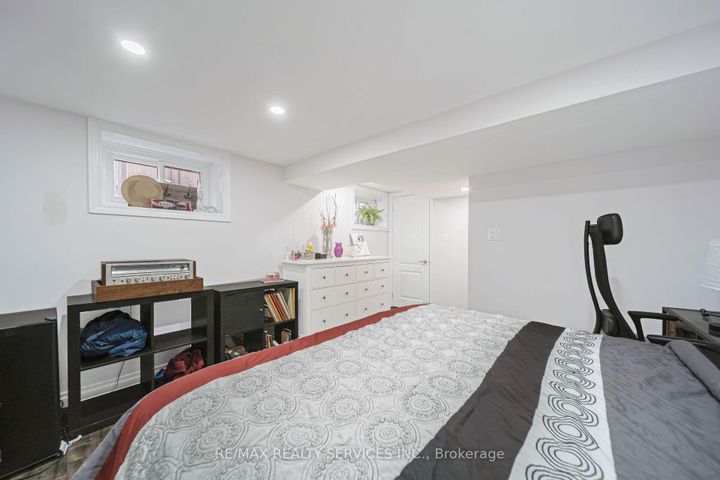 Photo 37 at 96 Royal Palm Drive, Heart Lake East, Brampton