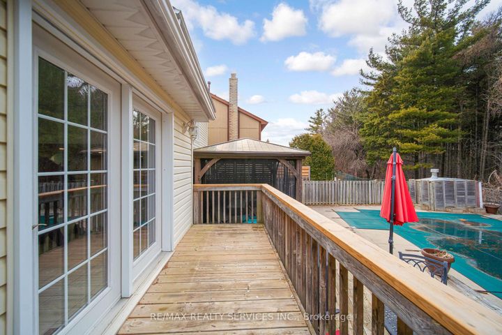 Photo 40 at 96 Royal Palm Drive, Heart Lake East, Brampton