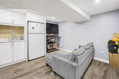 Photo 14 at 519 Rogers Road, Eglinton West, Toronto