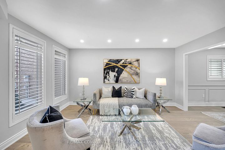 Photo 6 at 5326 Segriff Drive, East Credit, Mississauga