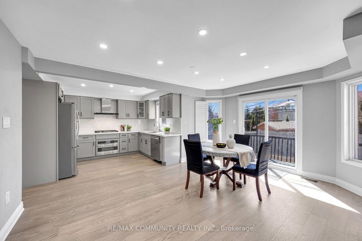 Photo 13 at 5326 Segriff Drive, East Credit, Mississauga