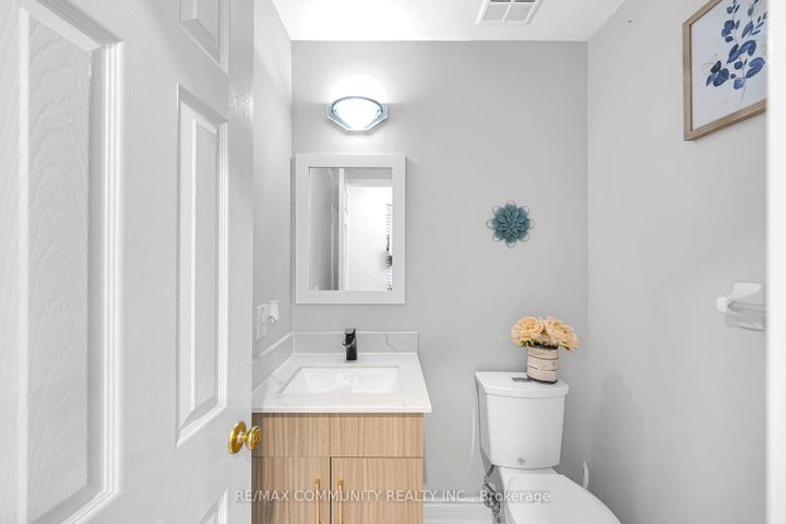 Photo 20 at 5326 Segriff Drive, East Credit, Mississauga