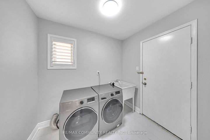 Photo 22 at 5326 Segriff Drive, East Credit, Mississauga