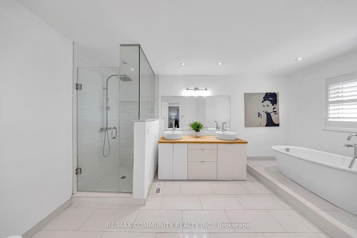 Photo 30 at 5326 Segriff Drive, East Credit, Mississauga