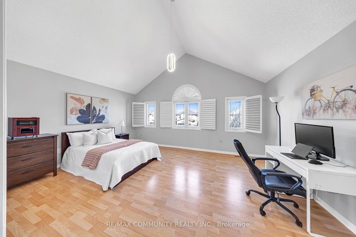 Photo 34 at 5326 Segriff Drive, East Credit, Mississauga