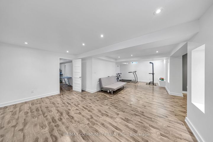 Photo 40 at 5326 Segriff Drive, East Credit, Mississauga