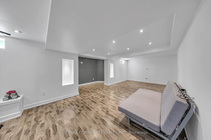 Photo 41 at 5326 Segriff Drive, East Credit, Mississauga