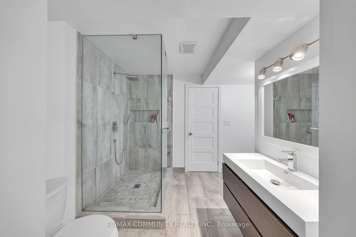 Photo 42 at 5326 Segriff Drive, East Credit, Mississauga