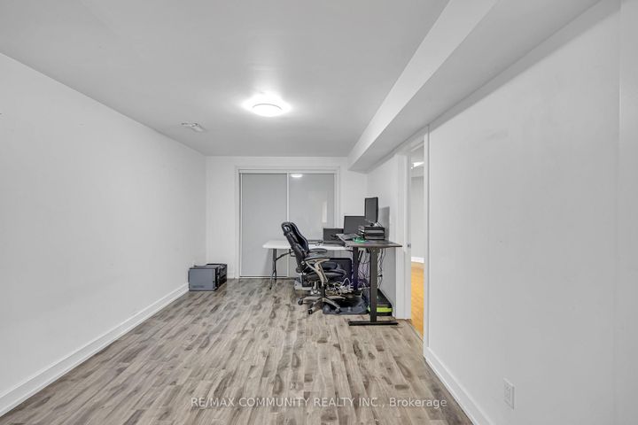 Photo 43 at 5326 Segriff Drive, East Credit, Mississauga