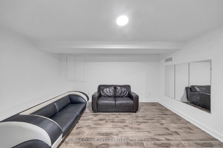 Photo 44 at 5326 Segriff Drive, East Credit, Mississauga