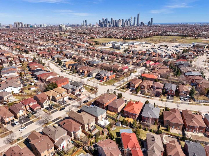 Photo 49 at 5326 Segriff Drive, East Credit, Mississauga