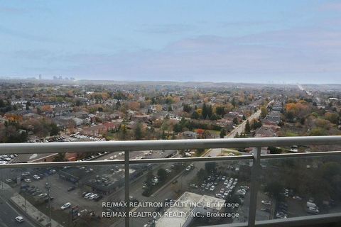 Photo 11 at 2009 - 9201 Yonge Street, Langstaff, Richmond Hill