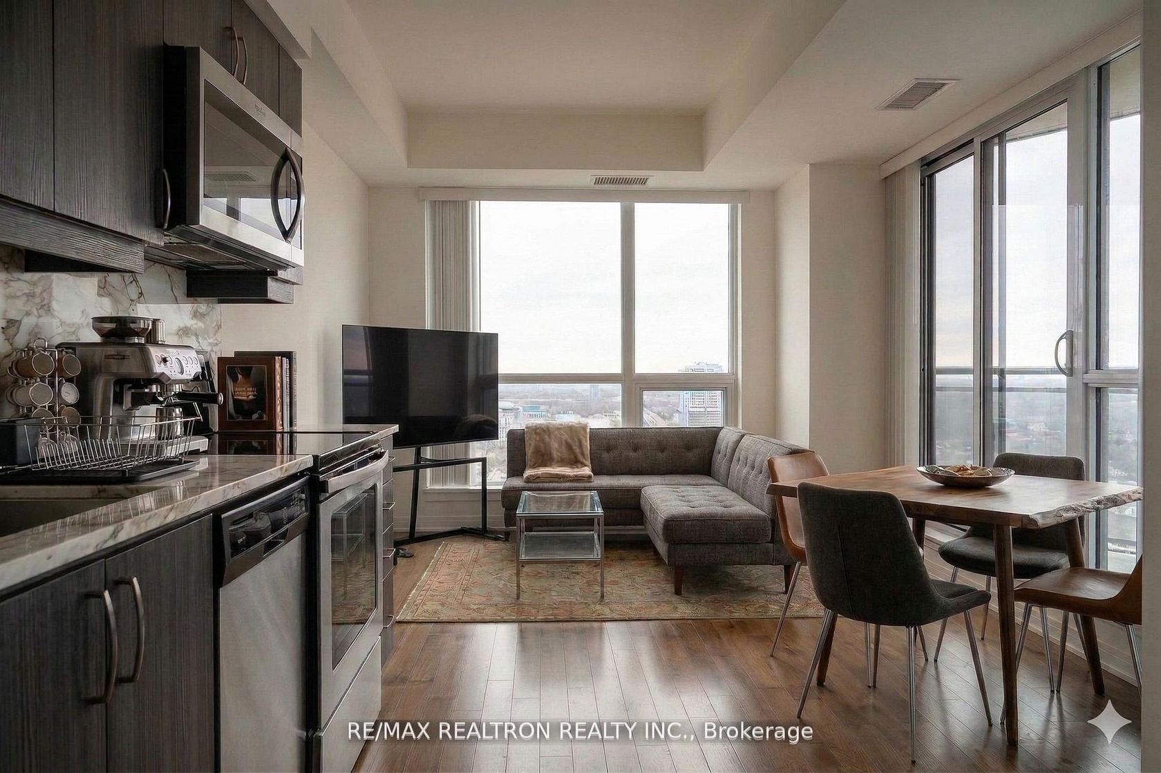 2009 - 9201 Yonge Street, Langstaff, Richmond Hill by Loree Meneguzzi Real Estate 2009 - 9201 Yonge Street, Langstaff, Richmond Hill