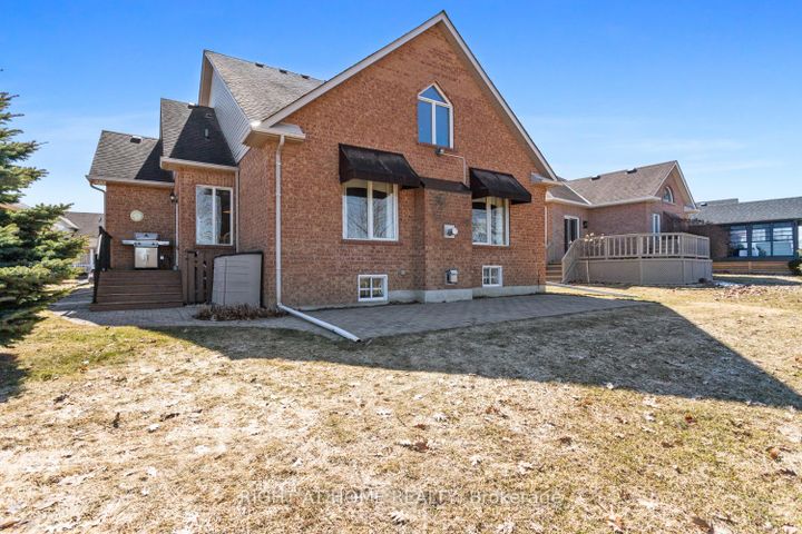 Photo 3 at 303 WATERBURY Crescent, Port Perry, Scugog