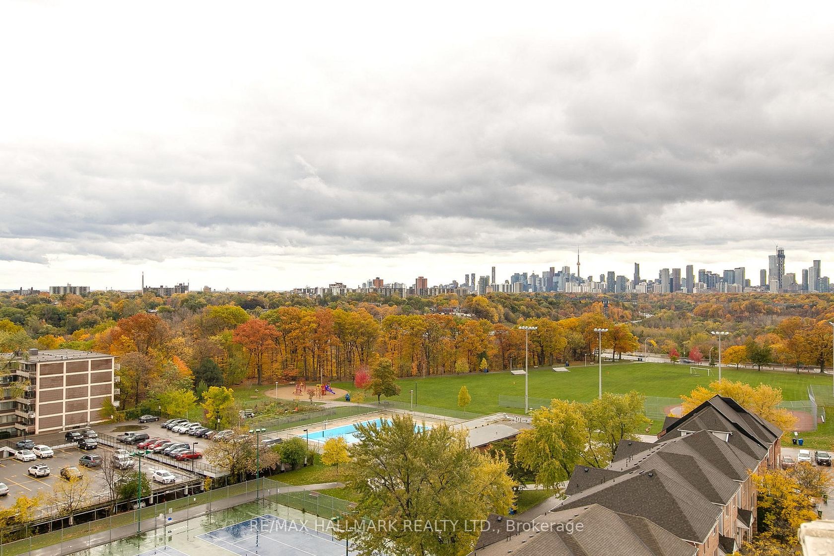 1103 - 21 Overlea Boulevard, Thorncliffe Park, Toronto by Loree Meneguzzi Real Estate 1103 - 21 Overlea Boulevard, Thorncliffe Park, Toronto