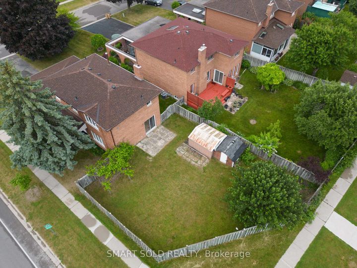 Photo 26 at 217 Waverly Street N, McLaughlin, Oshawa