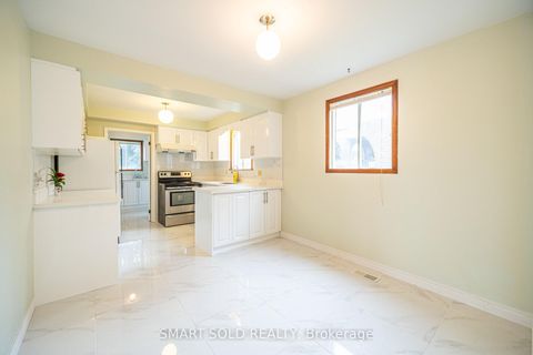 Photo 4 at 217 Waverly Street N, McLaughlin, Oshawa