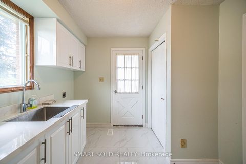 Photo 6 at 217 Waverly Street N, McLaughlin, Oshawa