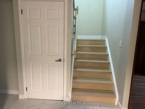 Photo 13 at 217 Waverly Street N, McLaughlin, Oshawa