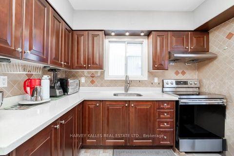 Photo 11 at 132 Bellwoods Avenue, Bellwoods, Toronto