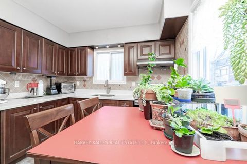 Photo 12 at 132 Bellwoods Avenue, Bellwoods, Toronto