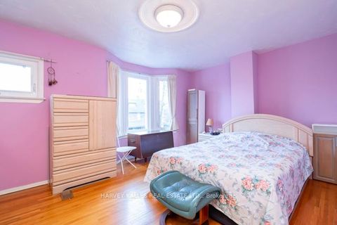 Photo 14 at 132 Bellwoods Avenue, Bellwoods, Toronto