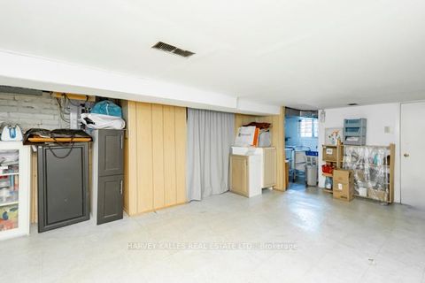 Photo 21 at 132 Bellwoods Avenue, Bellwoods, Toronto