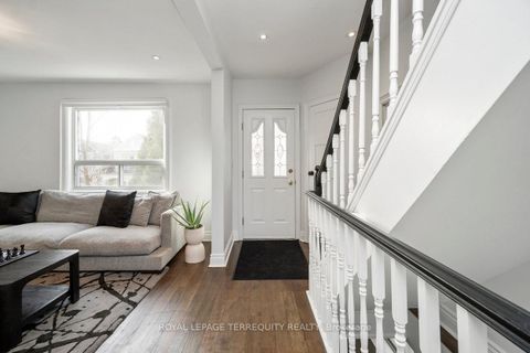 Photo 4 at 261 Blackthorn Avenue, Pellam Park, Toronto
